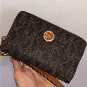 Michael Kors wristlet
